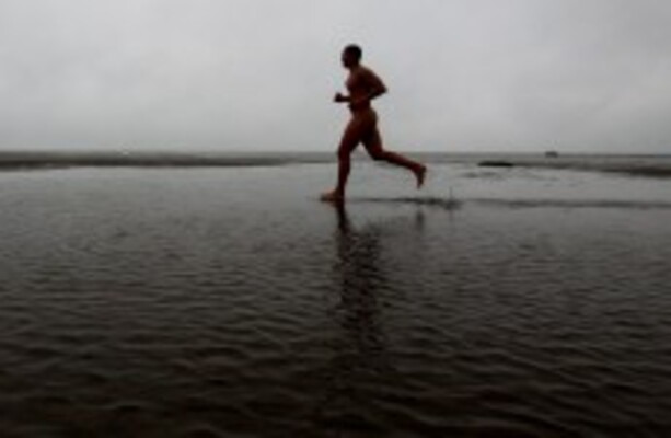 naked-ambition-nude-marathon-runner-tasered-banned-for-life-the-42