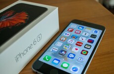 This iPhone bug lets you talk Siri into giving you its contacts and photos