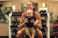 This mam uses her baby as a weight when working out