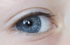 Doctor claims he can turn your brown eyes blue