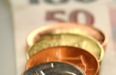 Czech banker busted over torn banknote scam