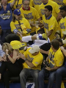 Curry shrugs off weird 'tennis ball' lump on elbow to lead Warriors to victory