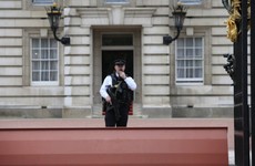 Man arrested after scaling wall at Buckingham Palace