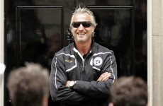 Houllier blames Ginola for France's failure to qualify for USA 94; Ginola sues Houllier