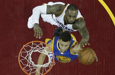 LeBron James blocks Stephen Curry and trash talks him 