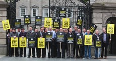 'Morale is non-existent': Gardaí stage protest over pay at Dáil gates