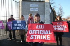 Secondary school teachers protest outside the Dail in dispute over pay
