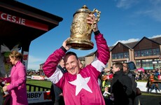 Tributes paid as Irish jockey Carberry announces retirement due to injury