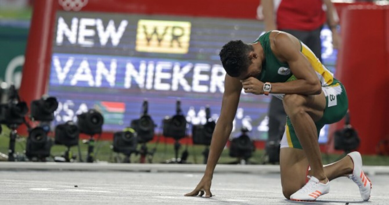 Wayde Van Niekerk Just Smashed Michael Johnson S 400m World Record From Lane 8