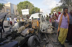 Suicide car bomb targets Somalian hotel