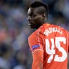 Mario Balotelli lashes out at 'bad player' Carragher