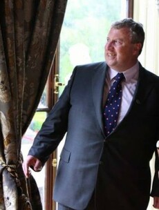 Minister Michael Creed and Horse Racing Ireland defend 20-year term of CEO Brian Kavanagh