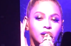 Beyoncé's earring got ripped out at her gig and she just kept on singing