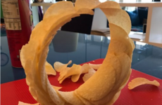 Everyone is completely in awe of this woman's flawless ring of Pringles
