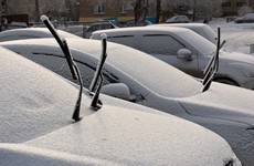 What's the best way to de-ice your windscreen?