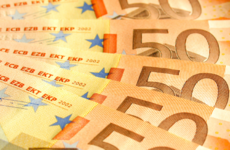 Man who pocketed wife's pension pot ordered to pay her €10,000 before Christmas