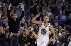 Warriors hammer Cavs to snap four-game losing streak