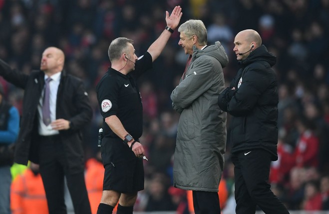 Wenger apologises for pushing fourth official after being sent to the ...