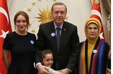 Lindsay Lohan is hanging around with the President of Turkey, and people are deeply confused