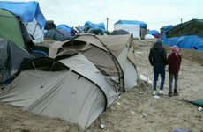 Mayor of Calais bans distribution of free food to migrants