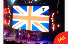A country music star played a gig in Dublin's 3Arena last night... in front of a giant Union Jack