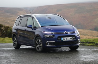 Citroen Grand C4 Picasso Photos and Specs. Photo: Grand C4 Picasso Citroen  Characteristics and 25 perfect phot…