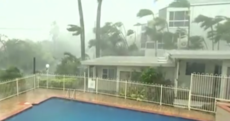 'Monster' cyclone Debbie batters Australia with 270km gusts
