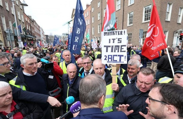 Poll: Do you support the secondary picketing in the Bus Éireann strike?