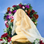 Someone recreated Beyoncé's pregnancy announcement with 45lbs of cheese... it's The Dredge