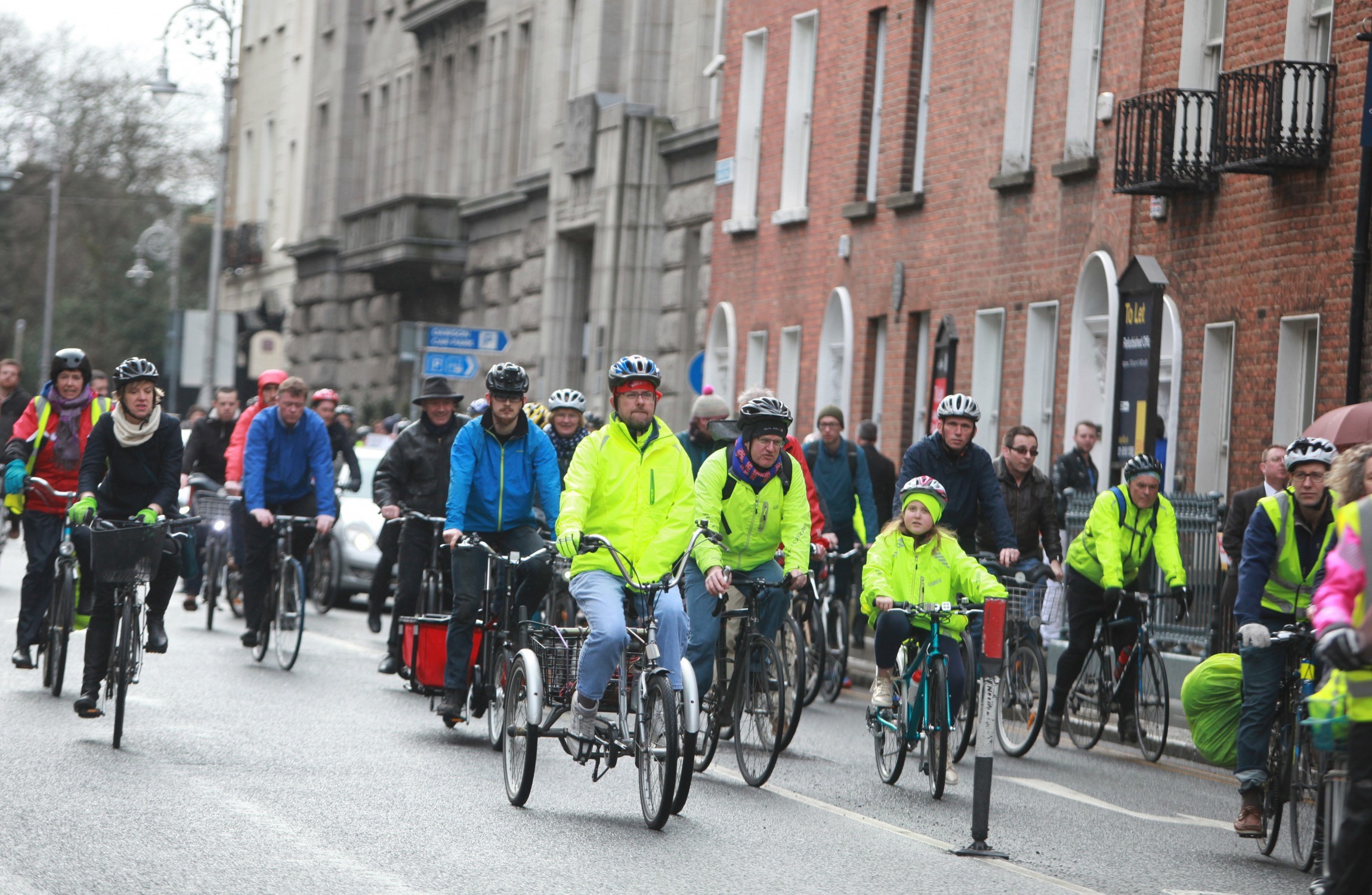 hi viz cycling helmet