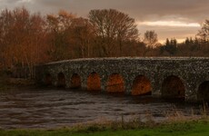 Three people 'extremely lucky to survive' boat overturning on River Boyne