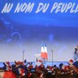Le Pen promises to suspend all immigration if elected