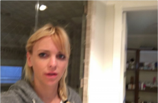 Anna Faris is livetweeting getting ready for the red carpet with Chris Pratt, and it's weirdly compelling