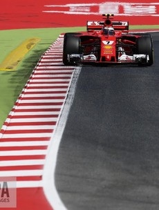 Lewis Hamilton takes Spanish GP pole