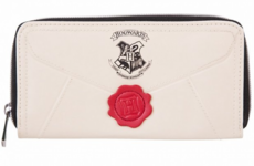 Harry Potter fans have gone stone mad for this (amazing) Hogwarts letter purse