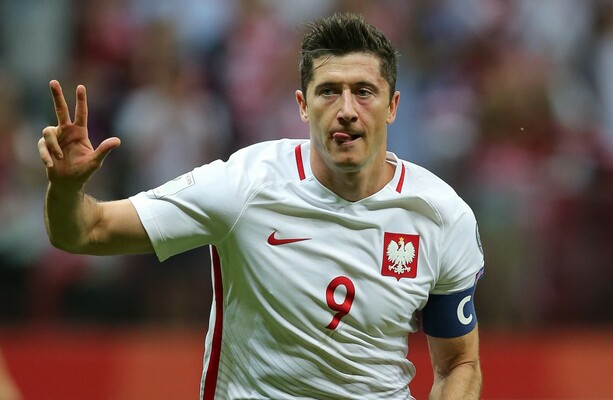 Man United and Chelsea eye Bayern Munich hotshot Robert ...