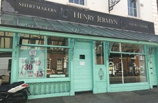 A deluxe men's clothes shop owned by a former Dragons' Den star has shut