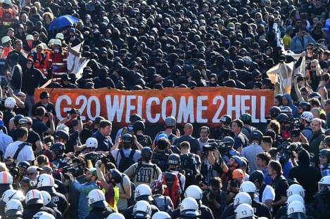 Banner reading "G20 Welcome 2 Hell" at today's protest