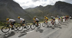 Dan Martin's attacks snuffed out as Froome stretches yellow jersey lead in the mountains