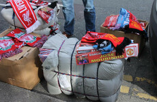 Gardaí seize €25k worth of counterfeit hats and scarves at Man United match in Dublin