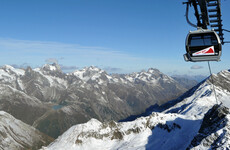 Pensioner saves bus from plunging into ravine in Austrian Alps