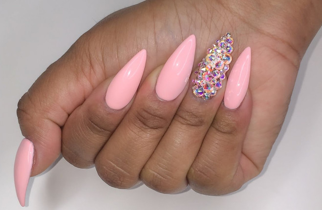 11 stresses you'll understand if you have acrylic nails · The Daily Edge