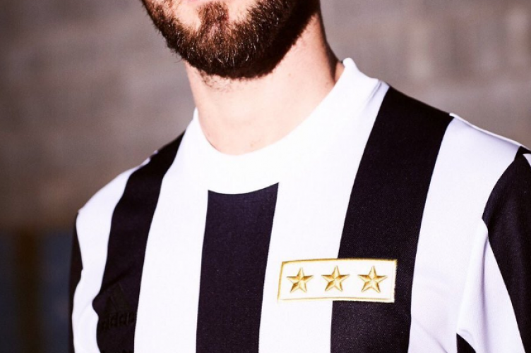 old school juventus jersey