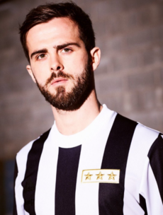 Juventus will wear a humdinger of an old school jersey to celebrate their 120th birthday