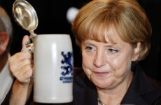 Video: Waiter spills five beers over Angela Merkel