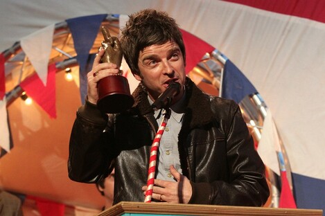 Noel Gallagher accepting his award