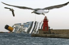 Captain of Costa Concordia 'wasn't wearing his glasses'