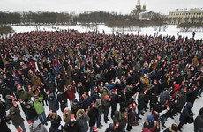 Thousands declare support for Kremlin critic in Russia's March election