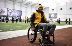 Ryan Shazier 'working harder than ever' as he visits first training session since horror injury