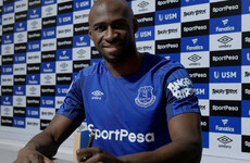 Everton tie up deal for Man City defender Mangala